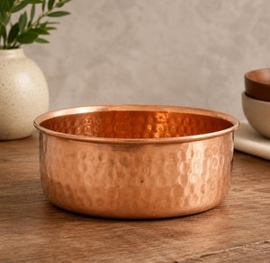 Cuenco de Cobre Martillado Artesanal Estilo Vintage, Cuenco Metálico para Servir Comida, Sin Recubrimiento - Product Image 1