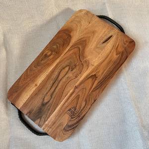 Plateau de service en bois vintage avec poignées en fer noir : Décoration rustique de style farmhouse - Product Image 3