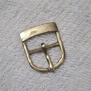 Hebilla de cinturón de una sola punta de latón antiguo con barra central en forma de D para cinturón de cuero TT-7926 - Product Image 1