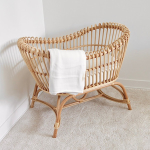 Lit bébé en rotin, très vendu, essentiel pour les bébés, berceau en matériaux naturels pour les tout-petits - Product Image 1