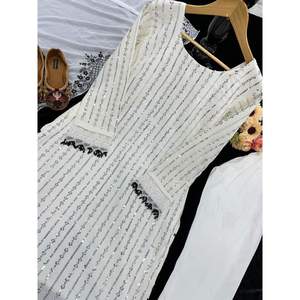 ผ้าจอร์เจียเจ็ตปักลวดลายตามสมัยนิยมพื้นล่างสุดด้วยสีขาว - Product Image 4