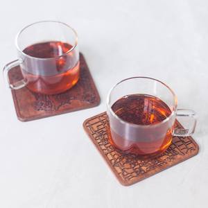 Posavasos creativos de madera, perfectos para bares, tazas de té y café, uso en áreas de comedor y mostradores de cocina, procedentes de la India. - Product Image 1