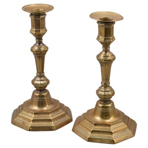Porte-bougie en aluminium de qualité supérieure avec forme artistique pour la décoration du salon, de la chambre et de la salle à manger - Product Image 1