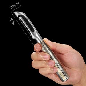 Éplucheur de légumes en forme de I plaqué or 24 carats, en acier inoxydable 304, pour une lame ultra-affûtée, outil de luxe pour fruits et légumes, idéal pour les pommes de terre - Product Image 3
