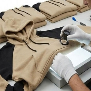 Sweat à capuche polaire colorblock pour homme, beige et noir, avec contraste aux épaules, 100 % coton, hiver, manches longues, chaud, poche kangourou, haut de sport - Product Image 5