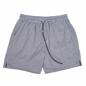 Shorts de sport légers en maille souple pour hommes OEM - Confortables, taille mi-haute, fermeture à cordon, logo avant, tissu 100 % polyester uni - Product Image 5