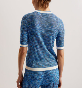 Ensemble de sport décontracté pour femme en toile, deux pièces, uni, avec soutien-gorge de yoga sans couture à bretelles réglables et pantalon taille haute effet push-up au-dessus du genou - Product Image 3