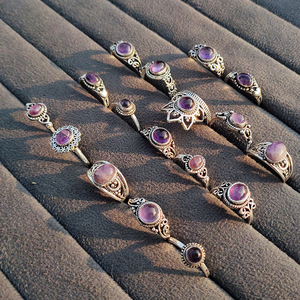 Bagues ajustables unisexes bohèmes en laiton plaqué argent faites à la main avec améthyste et pierre précieuse lavande, vente en gros - Product Image 5