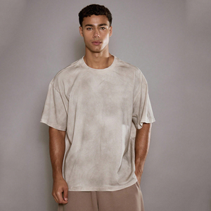 Nouveaux t-shirts tendance effet délavé pour hommes, en bordeaux avec détails noirs, style streetwear, coupe slim, manches courtes. - Product Image 1