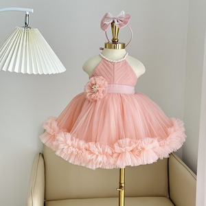 Robe de soirée élégante pour filles, col halter en tulle avec fermeture à nouer au dos et jupe longue à volants, vente en gros - Product Image 3