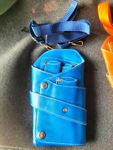 กระเป๋าคาดเอวหนังสีดำสำหรับใส่กรรไกรตัดขนสัตว์เลี้ยง พร้อมคลิปหนีบและสายรัด สำหรับเก็บใบมีดตัดขนและหวีสำหรับสัตว์ขนาดเล็ก - Product Image 5