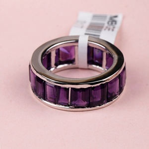 Venta al por mayor de anillos de eternidad de plata de ley 925 maciza con amatista natural de corte baguette engastada en canal, Memoria Jewels - Product Image 4