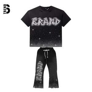 ชุดเสื้อผ้าสตรีทแวร์สีดำสำหรับผู้ชาย Six Trend เสื้อยืดคอกลมพิมพ์ลายแบรนด์พร้อมกางเกงเข้าชุด พิมพ์ลายดิจิทัล แฟชั่นฤดูร้อน - Product Image 1