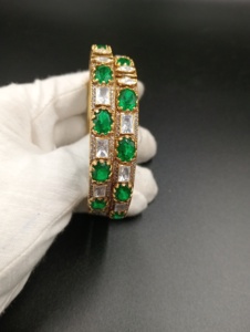 AMAIRA JEWELS SM-945 Brazalete Chapado en Oro para Mujer con Zirconia Ovalada y Piedra Verde, Pulsera de Compromiso, Joyería de Doble Zirconia de Moda, Regalo - Product Image 2
