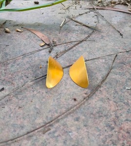 Boucles d'oreilles en laiton flexibles sur mesure, couleur unie, fabrication artisanale, vente en gros d'usine - Product Image 5
