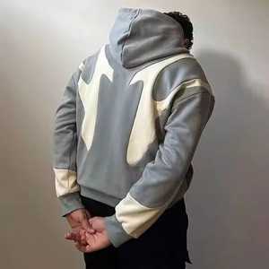 Sudadera con capucha de poliéster gris para hombre, transpirable, de corte holgado, con bloques de color y patchwork, estilo streetwear, para invierno - Product Image 4