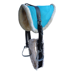 Tapis de selle en daim de luxe personnalisé avec logo, harnais et étriers – Équipement d'équitation à vendre - Product Image 1