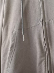 Sudadera con Capucha Extra Grande para Mujer, Tendencia Invierno 2024, Personalizada con Logotipo y Diseño, Tela Premium Ecológica y Transpirable - Product Image 3