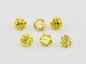เพชร CVD สีเหลืองสดใส ขนาด 3 มม. ถึง 5 มม. รูปทรงกลม ขัดเงาด้วยมือในอินเดีย ได้รับการรับรองจาก IGI สำหรับทำเครื่องประดับ - Product Image 1
