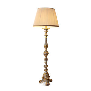 Lampe sur pied classique baroque, en bois fait main, finition feuille d'or et d'argent, style torchière sculpté orné, avec abat-jour en tissu ivoire, pour hôtel - Product Image 1