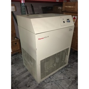 เครื่องทำความเย็นแบบหมุนเวียน Thermo Neslab HX+300W HX300 - อุปกรณ์และอะไหล่เซมิคอนดักเตอร์ระดับโลกที่เชื่อถือได้ - Product Image 1