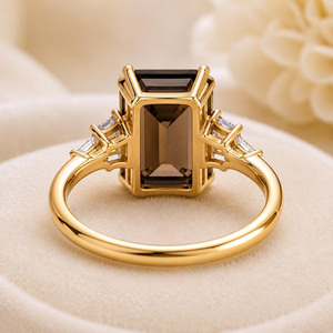 Bague de fiançailles en or 14 carats avec quartz fumé taille émeraude et pierres latérales en moissanite, bijoux de mariée vintage, prête à être expédiée, cadeaux - Product Image 5