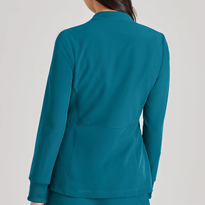 Tenues Médicales d'Hôpital : Blouse d'Infirmière Élégante à Manches Courtes avec Logo Personnalisé, Ensemble de Blouse Extensible pour Femmes, Uniforme de Salon et Spa - Product Image 3