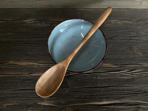 Cuillère de cuisine en bois écologique, en bois naturel, faite à la main, design classique, ustensile de cuisine, outil pour remuer, mélanger, servir, durable, pour la maison - Product Image 3