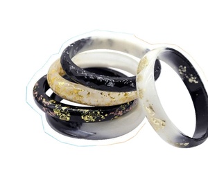 Bijoux TENDANCE Résine Acrylique Bracelet Bracelet Exagéré Éblouissant Multicolore Large Irrégulier Carré Acrylique Bracelets Femmes - Product Image 1