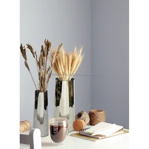 Vase à fleurs vintage artisanal écologique chromé pour intérieurs haut de gamme, en métal à structure géométrique, fabriqué par Zahid - Product Image 1