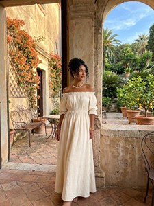 Robe longue en mousseline à épaules dénudées, manches bouffantes, coupe trapèze ample, style bohème, décontractée pour l'été, couleur unie, en tissu tissé respirant - Product Image 5
