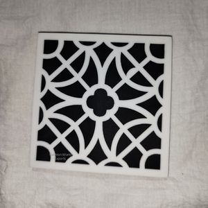 Posavasos de resina de primera calidad para bebidas cortados con láser, protección de mesa estética duradera con elegantes recortes estampados en zigzag - Product Image 2