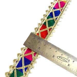 Ribete de encaje indio Gota Patti de poliéster metálico de 15 mm para uso en prendas de vestir al por mayor - Product Image 1