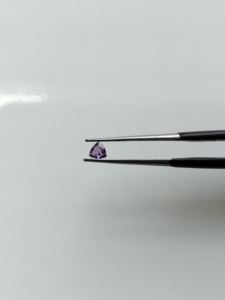 Ametista Africana Natural, Corte Trillón de 3MM, Gema Suelta Calibrada para Joyería - Product Image 1
