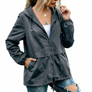 Chaqueta Impermeable de Alta Calidad para Mujer, Resistente al Viento, Transpirable, para Uso en Exteriores, Chaqueta de Invierno en Venta Online - Product Image 3