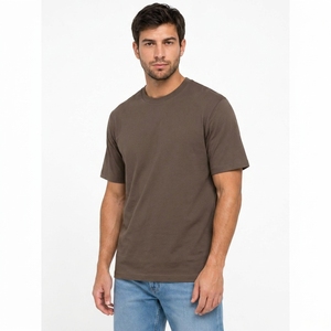 T-shirt à manches courtes en jersey de coton marron uni, coupe classique pour homme, style décontracté - Product Image 3