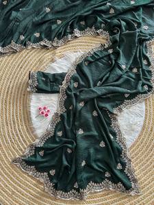 Grand Sari en Soie Moderne pour Fêtes d'Hiver, Broderie de Perles Dorées et Sequins, Blouse Cousue à la Main, Prêt-à-Porter, Sari Indien pour Femme - Product Image 2
