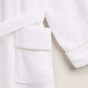 Albornoces de Baño Blancos de Lujo Nesta Sports 100% Algodón, Personalizados, Súper Suaves y Cálidos, para Hoteles de Estrellas y Spas, para Mujer - Product Image 3