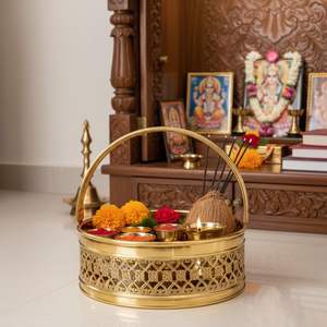 Cesta de Pooja Tradicional de Latón con Asa, Accesorio Ritual para Templo, Decorativa para Frutas y Flores, para Mandir en Casa, Hecha a Mano - Product Image 3