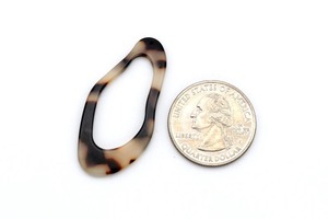 Resin Crafts Earrings with Enamel Resin Epoxy Resin <b>Polymer</b> Clay-Hand-painted Fashion Love Model Design - Product Image 2