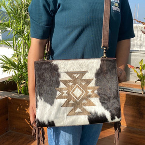 Cheveux faits à la main sur frange en cuir de daim véritable dissimulé transporter sac à bandoulière pour les femmes Western peau de vache Laser en relief sac à main - Product Image 3