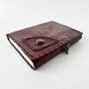 Diario de Cuero con Grabado de Dragón y Piedras Curativas, Grimoire Antiguo Hecho a Mano, Cuaderno de Dibujo de Dragón 3D Vintage, Regalo - Product Image 1