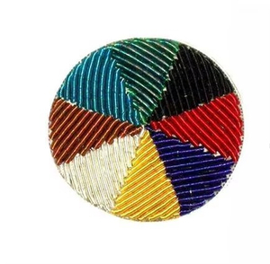 Parches de Oro Personalizados de Primera Calidad para Eventos y Regalos |   Insignias Bordadas a Mano con Hilo Dorado, Imán para Promociones, Ceremonias, Regalos Corporativos - Product Image 5