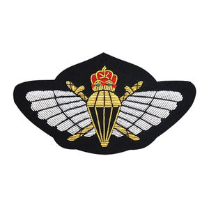 Insignias Bordadas a Mano Personalizadas con Hilo Metálico y Alfinete de Seguridad, Logotipo Personalizado, Decoración para Iglesias - Product Image 2