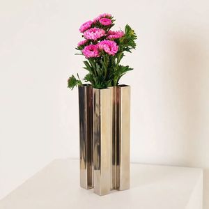 Rustic Metal Flower <b>Container</b> For Farmhouse Interior Accent And Charming Decorative Floral Styling Purpose - Product Image 2