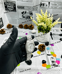 Reloj con caja y esfera con incrustaciones de diamantes, acero inoxidable, con bisel de diamantes cultivados en laboratorio VVS y diseño elegante para unisex. - Product Image 4