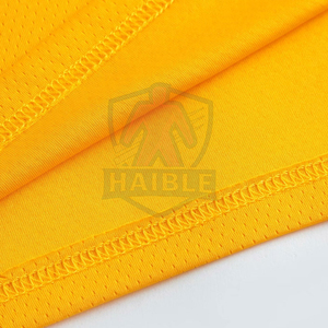 Uniforme de Baloncesto Personalizable de Diseño Premium, Malla Transpirable de Poliéster, Construcción de Alta Calidad para Mayor Comodidad y Durabilidad - Product Image 6