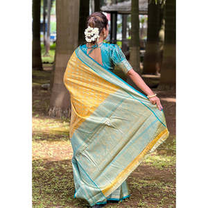 Vestidos de Noche de Seda Kanjivaram Amarilla con Tejido Zari Tradicional de Elite Weaves, con Elegante Trabajo Zari - Product Image 2