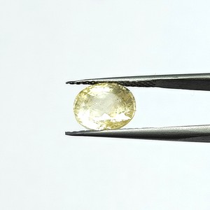 พลอยแซฟไฟร์สีเหลืองธรรมชาติทรงรี 6.49 กะรัต จากศรีลังกา สำหรับทำเครื่องประดับและแหวน YSON-60 - Product Image 3