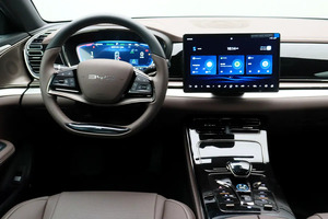 BYD HAN Sedán Premium con Batería de Litio, Tracción en las Cuatro Ruedas, Techo Panorámico y Asientos de Cuero - Product Image 6